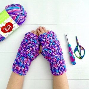 Perfectly Chic Fingerless Gloves, Crochet Pattern image 3