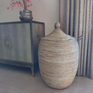 Afrikaanse traditionele handgemaakte zeegras fairtrade zwart wasmand uit Senegal 80 cm image 8