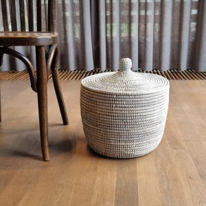 afrikaanse witte zeegras opbergmand tajine mand handgemaakt fairtrade uit Senegal