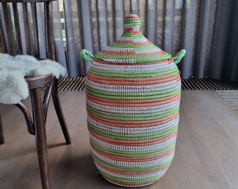 Afrikaanse zeegras fairtrade multicolor opbergmand wasmand handgemaakt uit Senegal 65 cm.