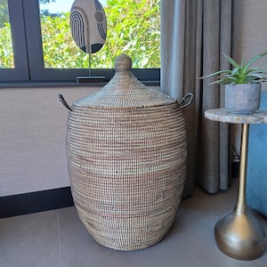 Afrikaanse traditionele handgemaakte zeegras fairtrade zwart wasmand uit Senegal 80 cm image 11