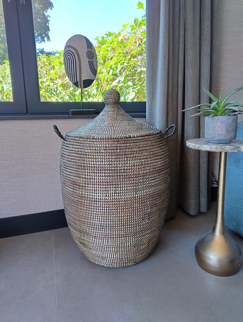 Afrikaanse traditionele handgemaakte zeegras fairtrade zwart wasmand uit Senegal 80 cm image 11