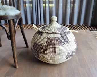 afrikaanse opbergmand mand handgemaakt zeegras bruin creme fairtrade  uit Senegal