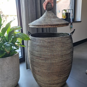 Afrikaanse traditionele handgemaakte zeegras fairtrade zwart wasmand uit Senegal 80 cm image 12