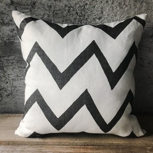 Linen throw pillow covers in white and gray pattern/Thick linen cushion pillow cases/linen decorative pillow case
