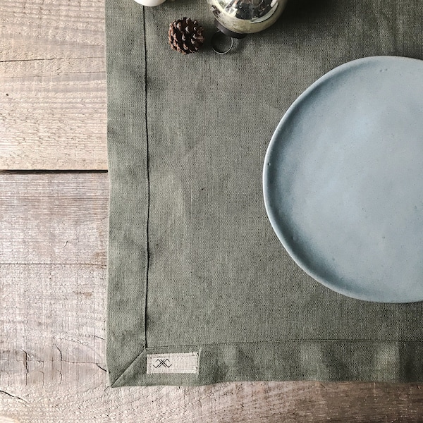 Set of 2,4, 6,8,10 Linen placemats in stylish forest green/Linen placemat mitered corners/Handmade Linen Placemats/free shipping