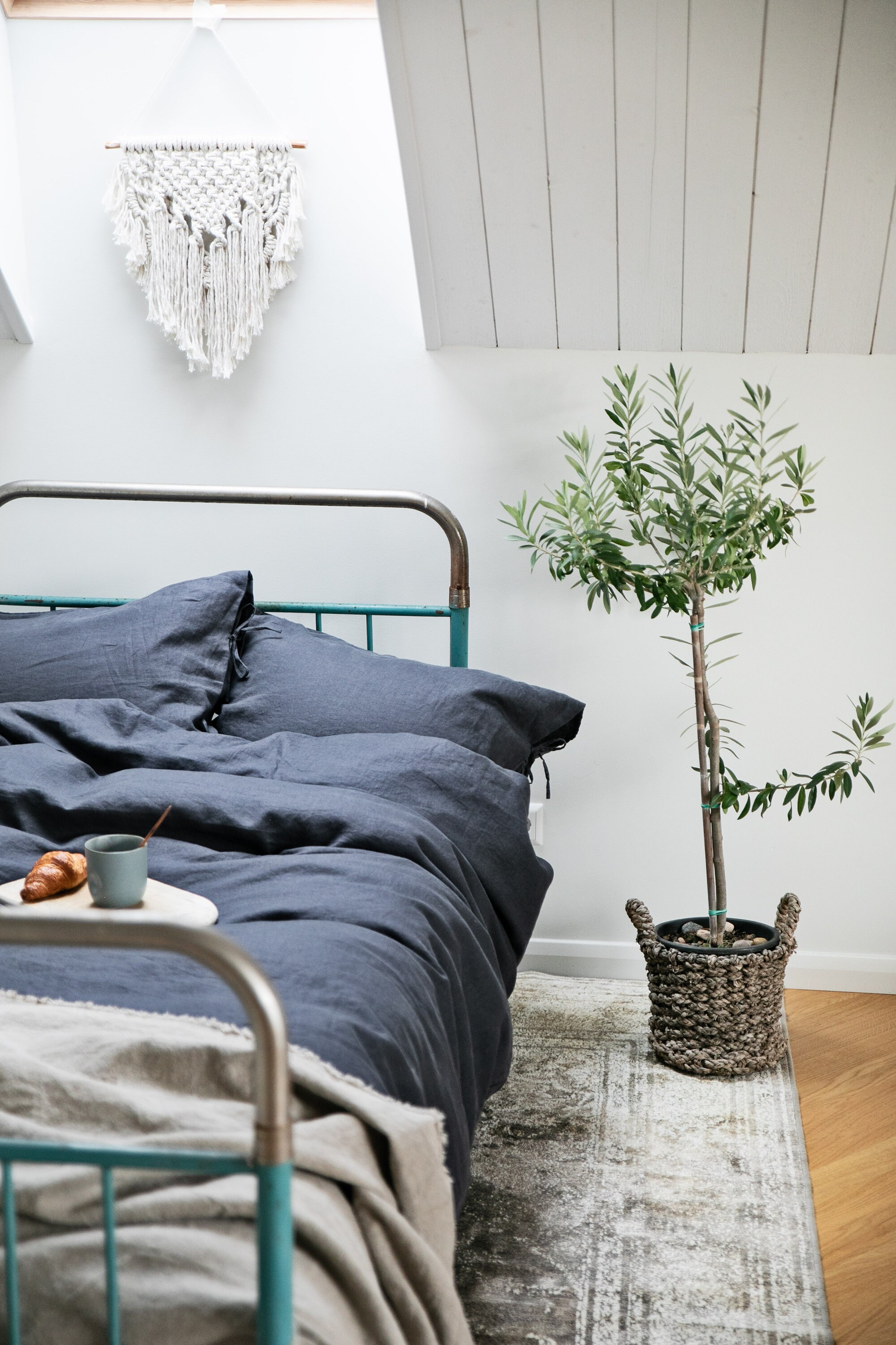 Charcoal gray linen duvet cover with ties/Stonewashed linen bedding/linen duvet custom size dark gray