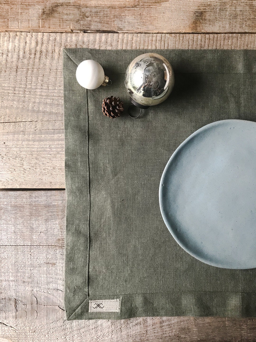 Set of 2,4, 6,8,10 Linen Placemats in Stylish Forest Green/linen