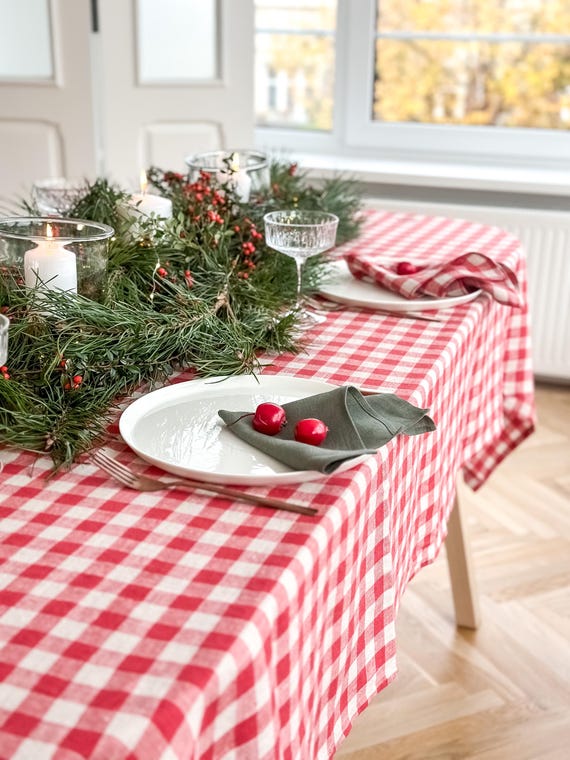 Tovaglia in velluto rosso, design floreale francese su misura, arredamento retrò per sala da pranzo
