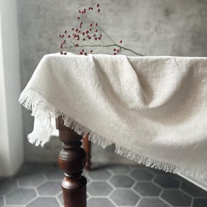 Tovaglia in lino lavato con bordo grezzo in bianco sporco con frange/elegante tovaglia in lino pesante/tovaglia in lino in stile fattoria/spedizione gratuita