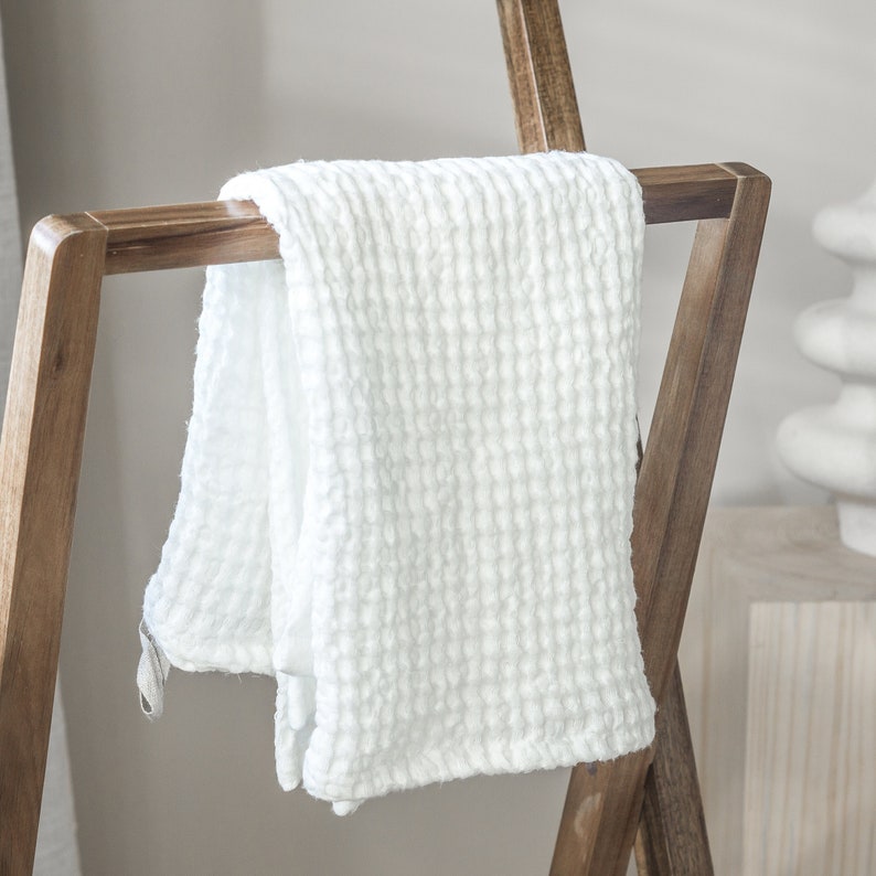 Soft Linen waffle bath towel in off white/soft and fluffy waffle towels/quality spa towel/absorbent linen blend towels/