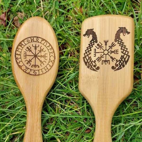 Gravé à la main en bois bambou Viking Vegvisir brosse à cheveux vintage Nordic Runes accessoires peigne
