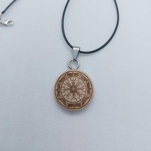 Handmade Wooden Viking Vegvisir Engraved Charm Pendant Necklace Medallion Runic Compass Symbol Travel Talisman