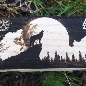 Handmade engraved wooden jewellery / organizer box Viking Vegvisir  Odin Compass Symbol Wolf Moon Forest