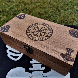 Bijoux en bois gravés à la main / boîte de rangement Viking Vegvisir Runic Compass Symbol Travel