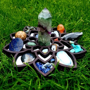 Handmade Wooden Mandala Witch Pagan Cristal , gems . Stones Holder , Altar , Gothic Tarot Magic Lotus Flower