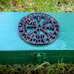 Handmade Green Wooden Jewelry Box: Viking Vegvisir Compass