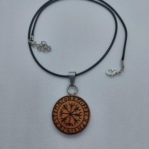 Handmade Wooden Viking Vegvisir Engraved Charm Pendant Necklace Medallion Runic Compass Symbol Travel Talisman