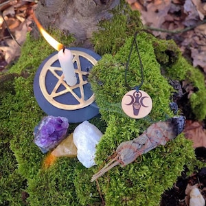 Handmade Engraved Wooden Spiral Goddess Lilith Symbol Wicca Magic Charm Pendant Necklace Medallion + Gift (black leather cord)