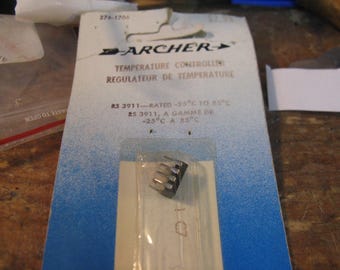 Radio Shack/Archer blister pack 276-1706 RS3911 Temperature Controller IC chip nos in  package