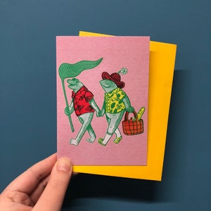 Grenouilles mignonnes sur une carte de célébration d'anniversaire d'anniversaire de Saint-Valentin alternative de grenouille de crapaud d'amour mignonne