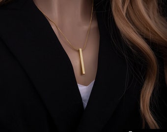 Collier avec gravure | Chaîne barre avec pierres de zircone | Bijoux personnalisés pour femmes | Cadeau de Saint Valentin pour petite amie