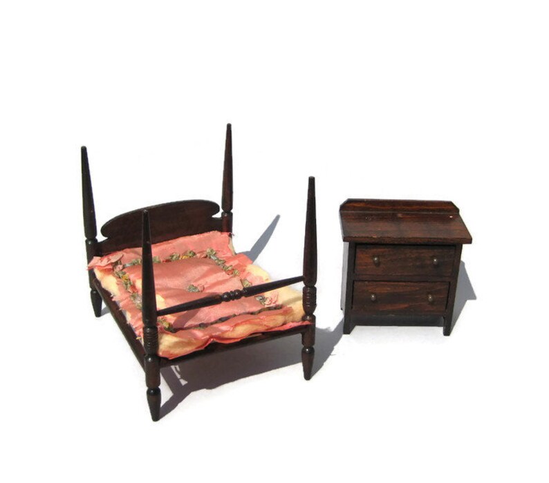 Vintage Dollhouse 4 Poster Bed Chest Antique 1920s German Red Stain Miniature Bedroom Set