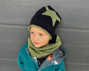 Wende- Beanie cap olive green and blue with star, baby child boy