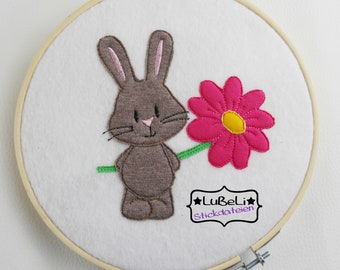 Stickdatei Hase mit Blume 13x18 15x24 18x30 Embroidery