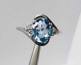 Blue topaz ring,Swiss Blue topaz ring,925 Sterling Silver ring,Oval cut ring,Blue topaz Engagement ring,Gift for Women,luxury ring,love ring