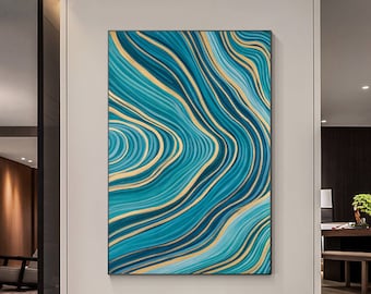 Puede incluir: Una pieza de arte mural rectangular que presenta un patrón abstracto de líneas onduladas y fluidas en tonos azul cerceta, turquesa y azul profundo, intercaladas con finas líneas doradas metálicas que siguen las curvas orgánicas del lienzo.