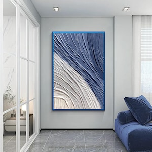 Navy Blau 3D Struktur Wandkunst, Minimalistische Vertikale Leinwand, Übergroße Blaue Wanddeko, Abstrakte Küstenmalerei Bild 6