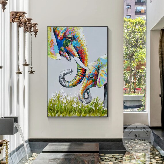 カラフルな象の家族の絵画：テクスチャ加工されたアクリルキャンバスの