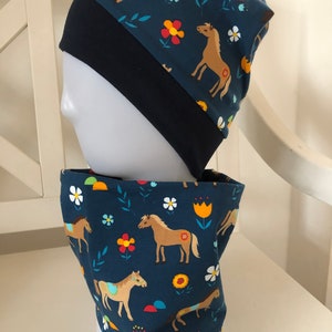 Set Pferde Beanie Mütze Loop Schal Einhorn Pferde Waldtiere Bild 7