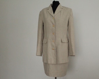 Zeitloses Vintage-Büro-Set für Damen: beige Jacke und Rock im 90er-Jahre-Stil