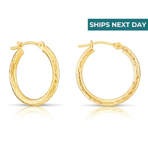 14k Yellow Gold Hand Engraved Round Hoop Earrings, Full Diamond-cut