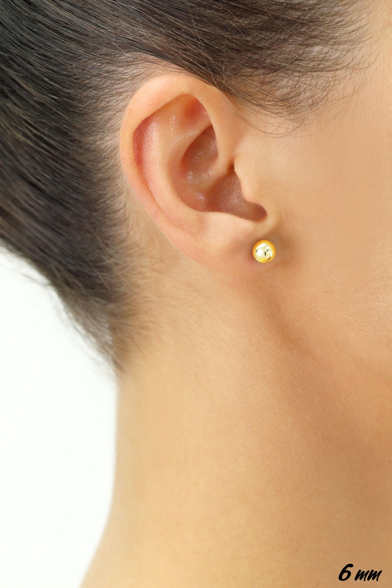 14K Yellow Gold ball studs earrings screw back Size 6 14K Yellow Gold ball studs earrings screw back Size 6