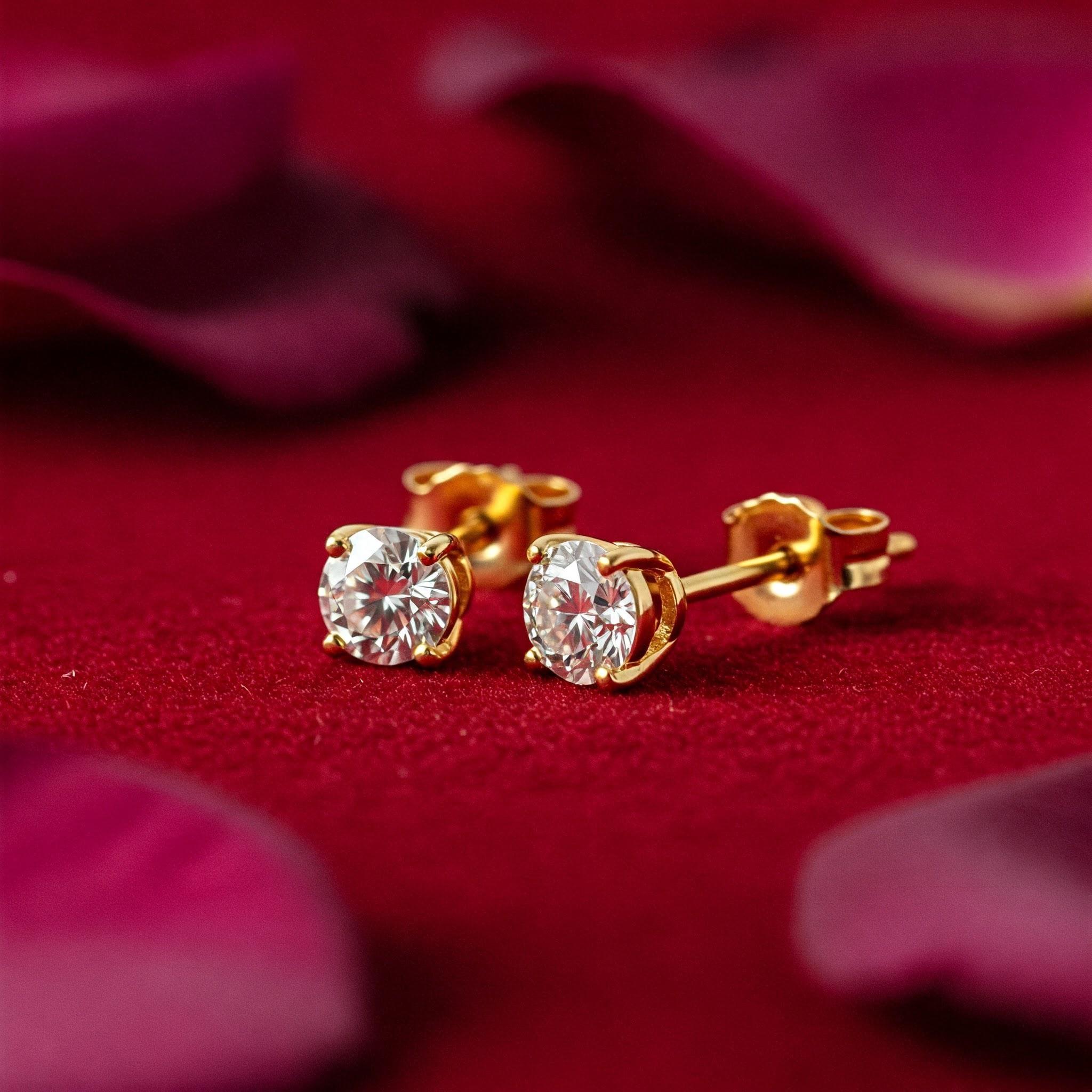 Boucles D'oreilles Puces En Or Blanc 18 Carats Avec Diamants - Total 1,50 Carat - Poids 1,93 G - Occasion