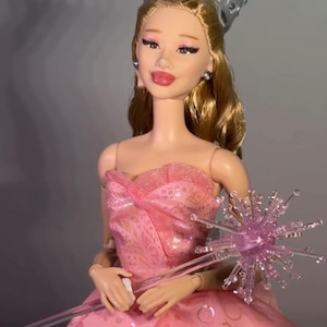 NOUVEAU - Poupée - GLINDA WICKED - Ariana 1