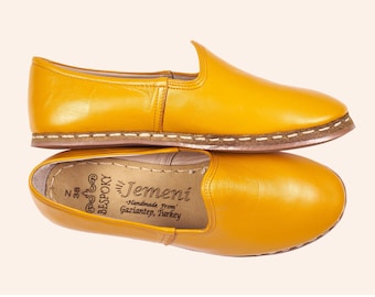 mustard coloured flat shoes
