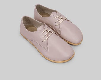 Scarpe Oxford da donna in pelle, modello barefoot: mocassino con punta larga.