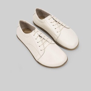 Barefoot Sneakers: Natural Foot Shape Design (Cream Leather, Women’s)