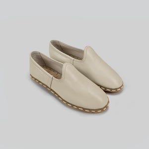 Women Beige Leather Yemeni Shoes, Handmade Comfortable Loafer with Zero Drop, Turkish Traditional Genuine Swear Shoes, Bespoky