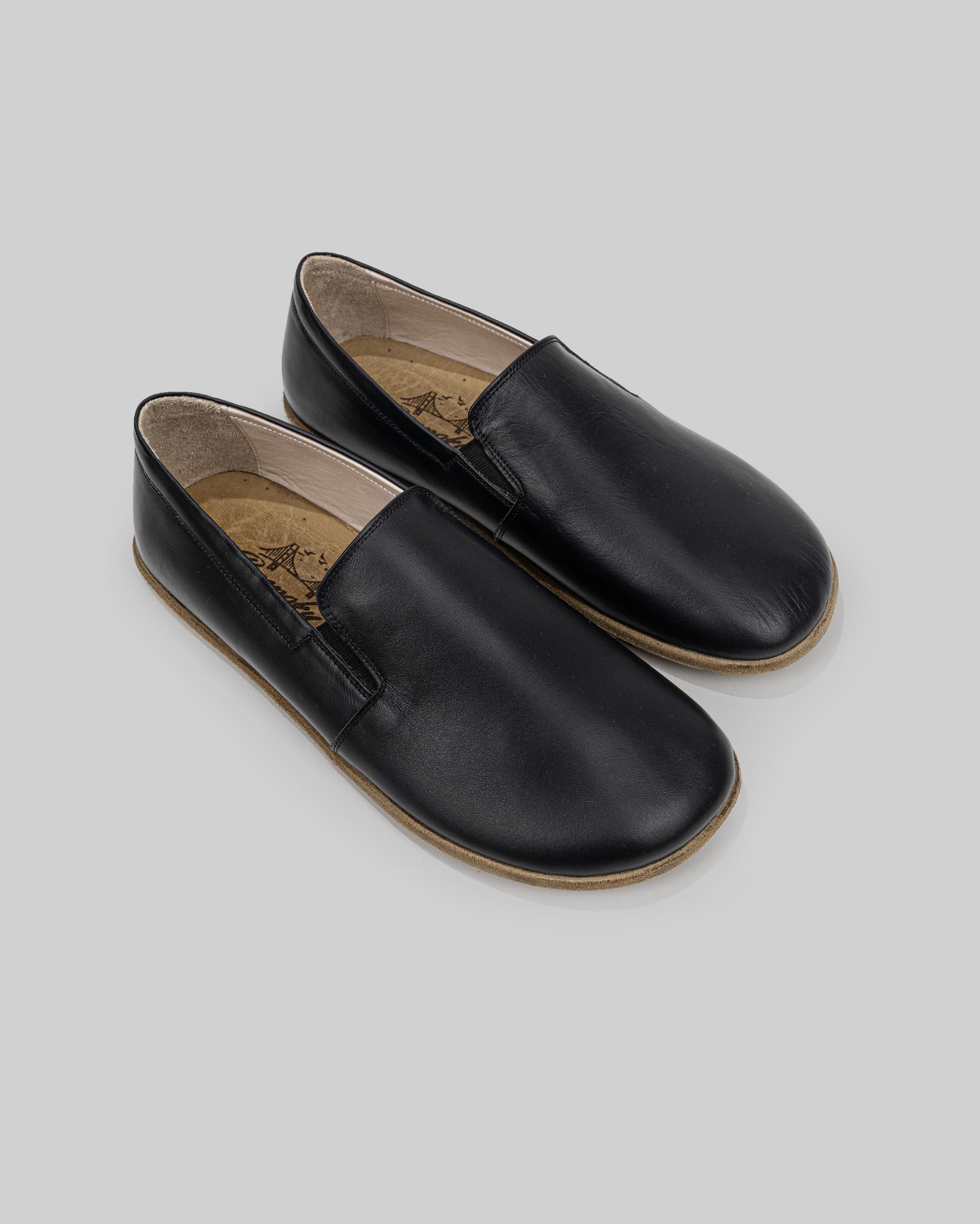 Aintap BAREFOOT ベアフット 本革ハンドメイド黒レザー シューズ VIVOBAREFOOT】世界初の”ベアフットシューズ”として活動を始めた