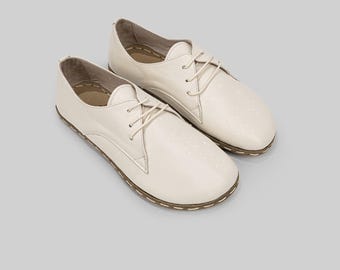 Women Cream Leather Barefoot Oxford: Moccasin Style, Wide Toe Box