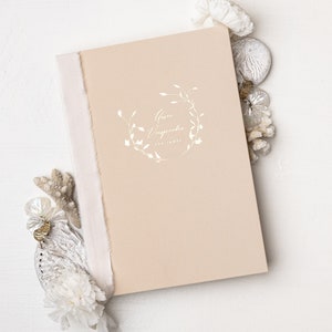 Eheversprechen mit Goldprägung - Ehegelübde Buch DIN A5 Hochzeit in Beige Biscuit