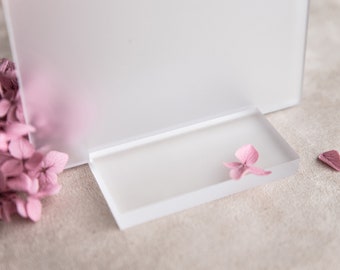 Acrylic card holder table number holder made of frosted glass, stand for sign