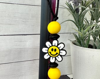 Happy Daisy Freshie Hanger
