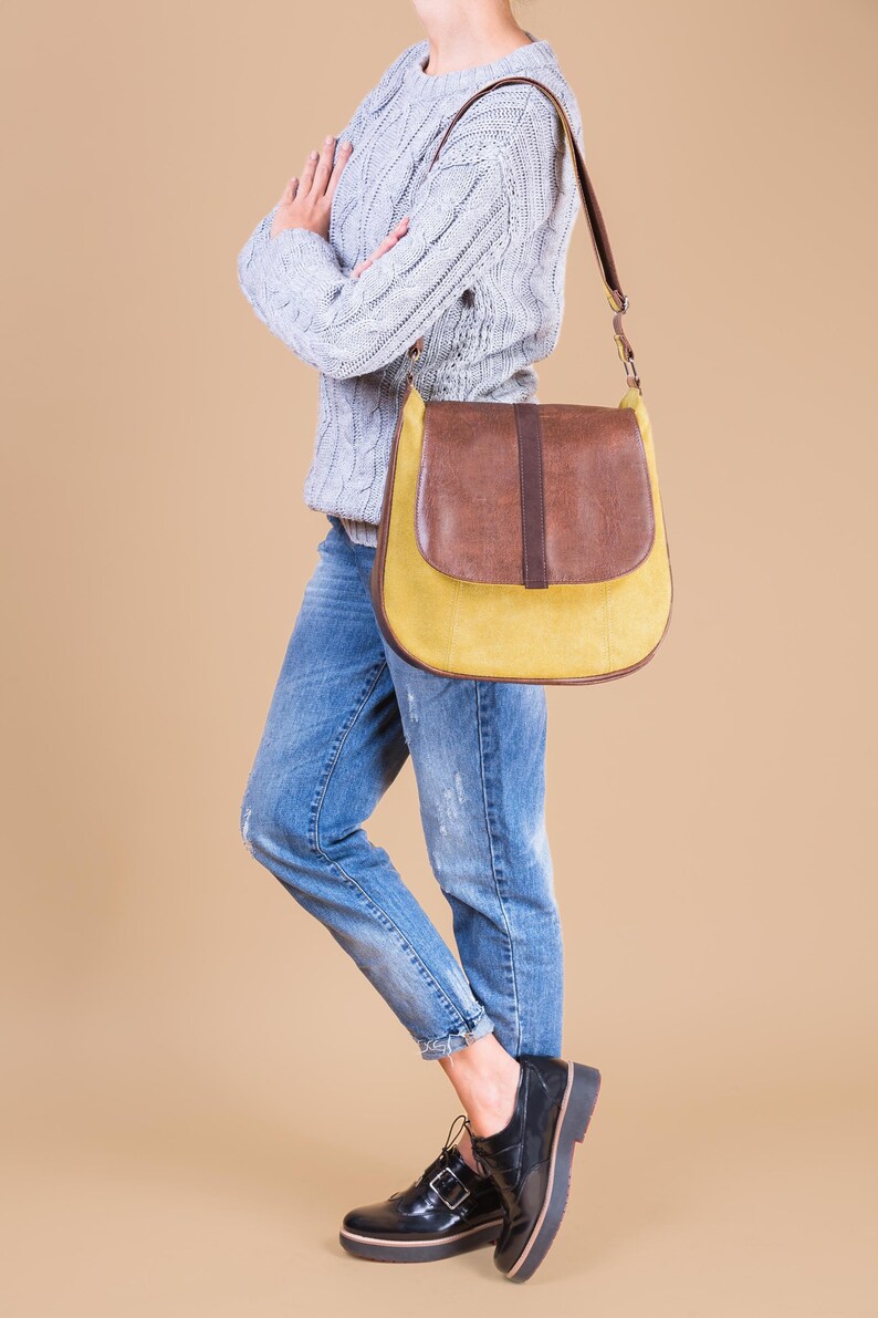 Medium-sized women's shoulder bag with a flap of yellow and dark brown eco suede and brown faux leather with a long adjustable strap zdjęcie 1