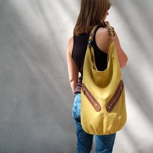 Très grand sac décole sac de tissu jaune et simili cuir brun foncé, sac week-end, oversize sac à bandoulière, sac à main bandoulière femme image 5